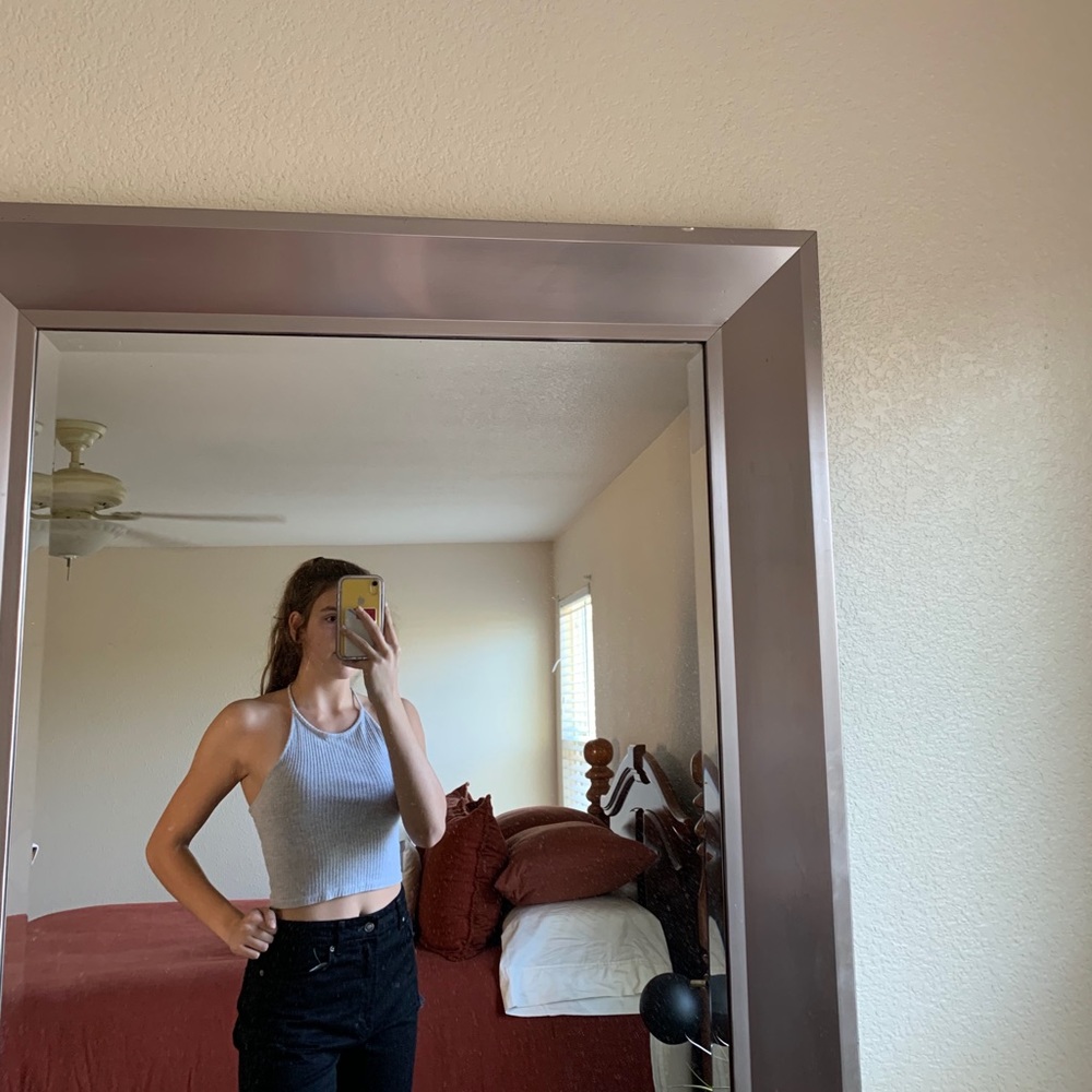 BRANDY MELVILLE HALTER TOP